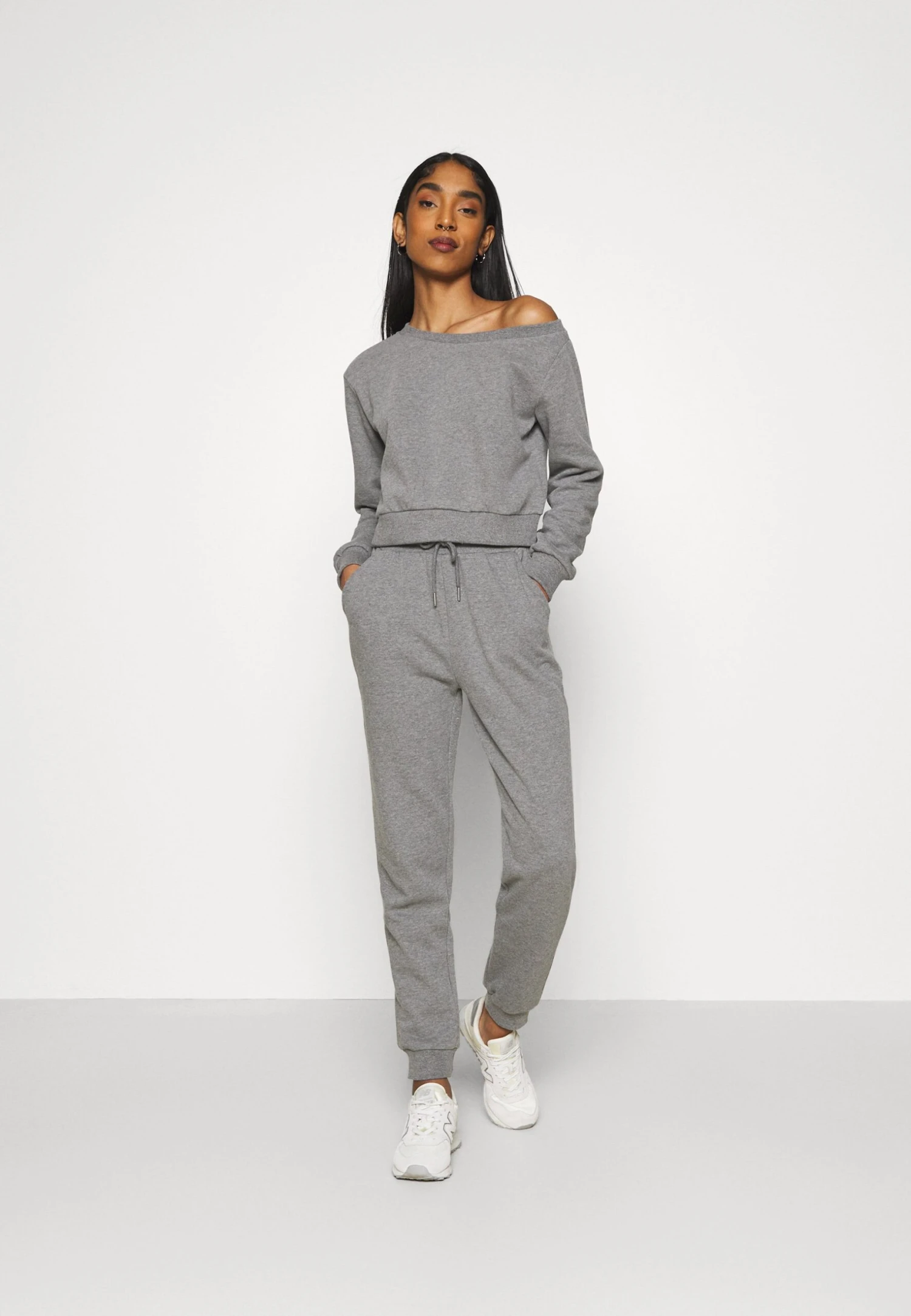 Even&Odd Off Shoulder&Jogger Set - Tracksuit Bottoms 2 Even&Odd Off Shoulder&Jogger Set - Tracksuit Bottoms - Image 2