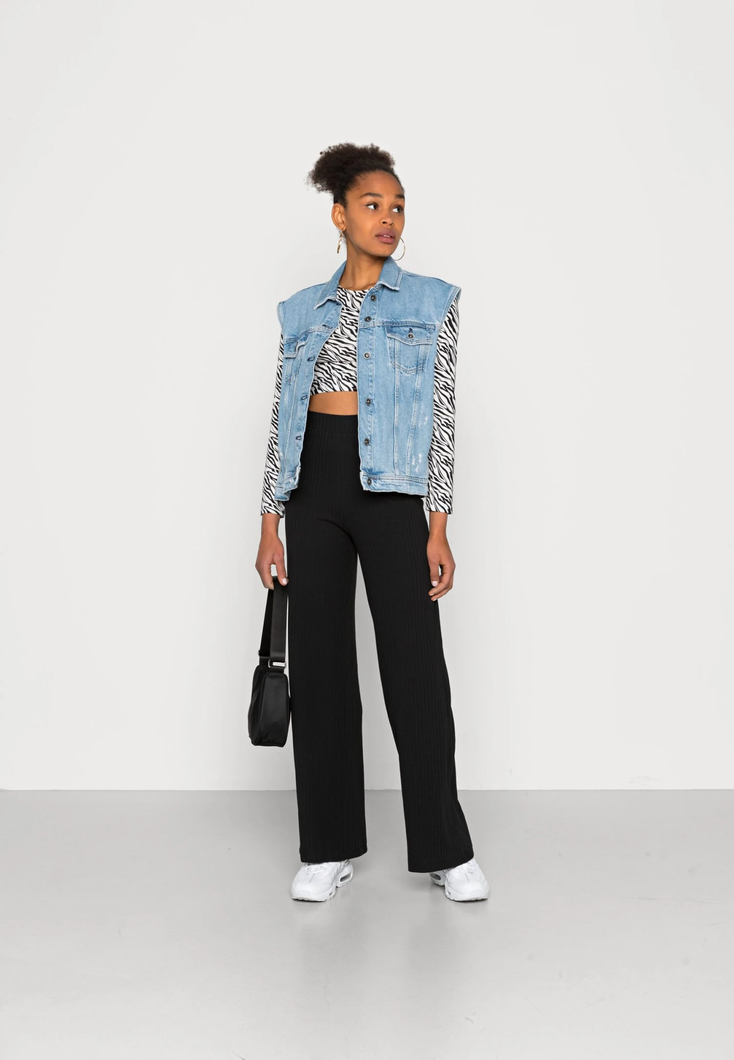 Even&Odd Trousers - Black 2 Even&Odd Trousers - Black - Image 2