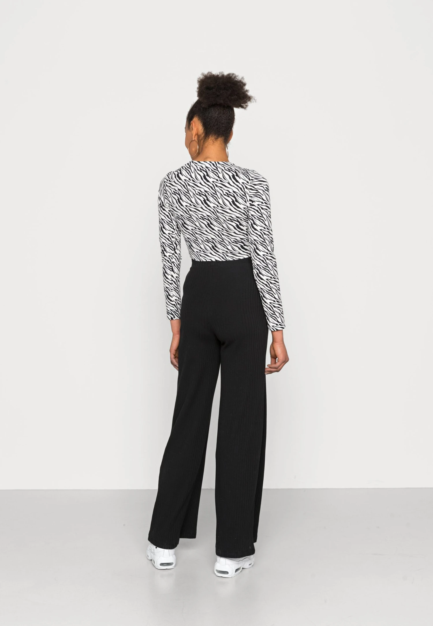 Even&Odd Trousers - Black 3 Even&Odd Trousers - Black - Image 3