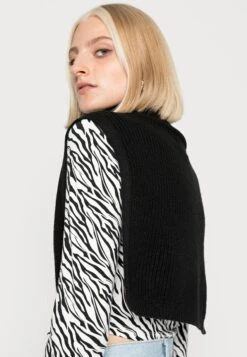 Even&Odd Cape - Black 9 Even&Odd Cape - Black -Even-Odd Store 17090c0bb5084c96890221000815ab11