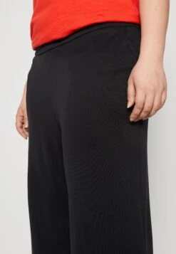 Modal Soft Culotte - Trousers - Black 11 Modal Soft Culotte - Trousers - Black -Even-Odd Store 194c3252e24440e0a83306d65077b1d0