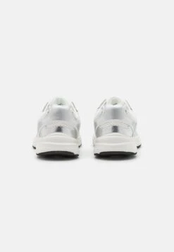 Even&Odd Trainers - Silver/White 9 Even&Odd Trainers - Silver/White -Even-Odd Store 1ae43db69e31403bbf7723645cf1b01a