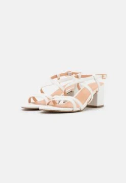 Wide Fit - Sandals - White -Even-Odd Store 29e6c0e9fd4141f0adf5e42822b7646e