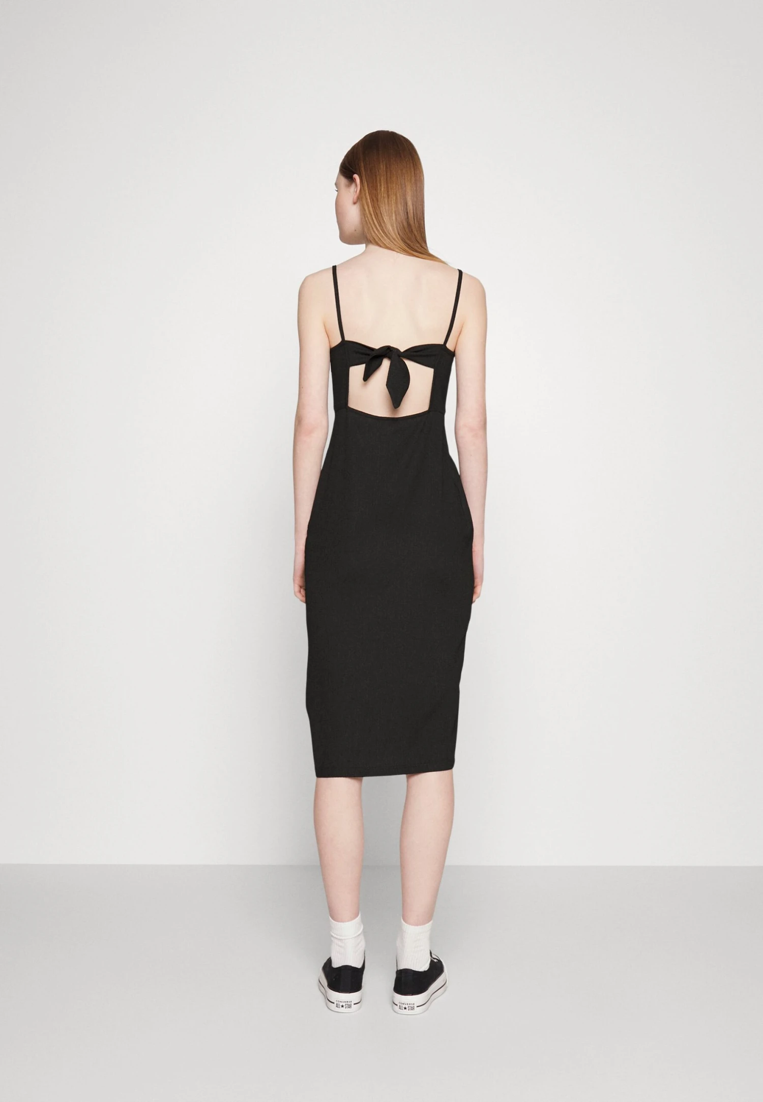 Even&Odd Eo-Ss23-C144-Sj / Strappy V Neck Knot Front Waist Midi Dress / 302 - Red - Day Dress - 802 - Black 4 Even&Odd Eo-Ss23-C144-Sj / Strappy V Neck Knot Front Waist Midi Dress / 302 - Red - Day Dress - 802 - Black - Image 4