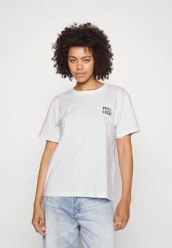 Even&Odd Clare Feel Good Chest Artwork- Print T-Shirt - White