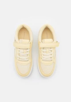 Even&Odd Trainers - Yellow -Even-Odd Store 3ca4c399519a47eba0fb091f95a7dfa5
