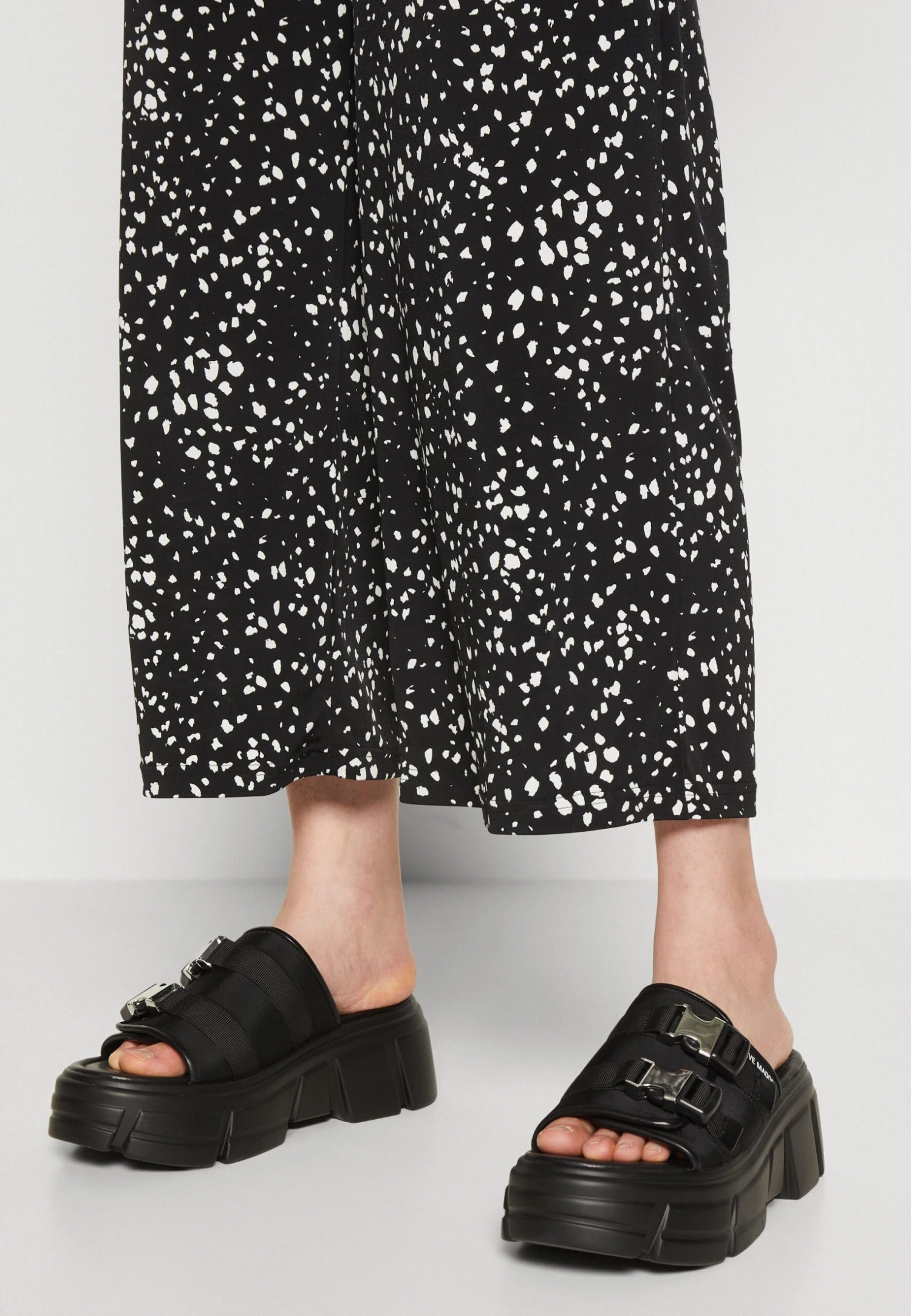 Even&Odd Jumpsuit - Black/White 6 Even&Odd Jumpsuit - Black/White - Image 6