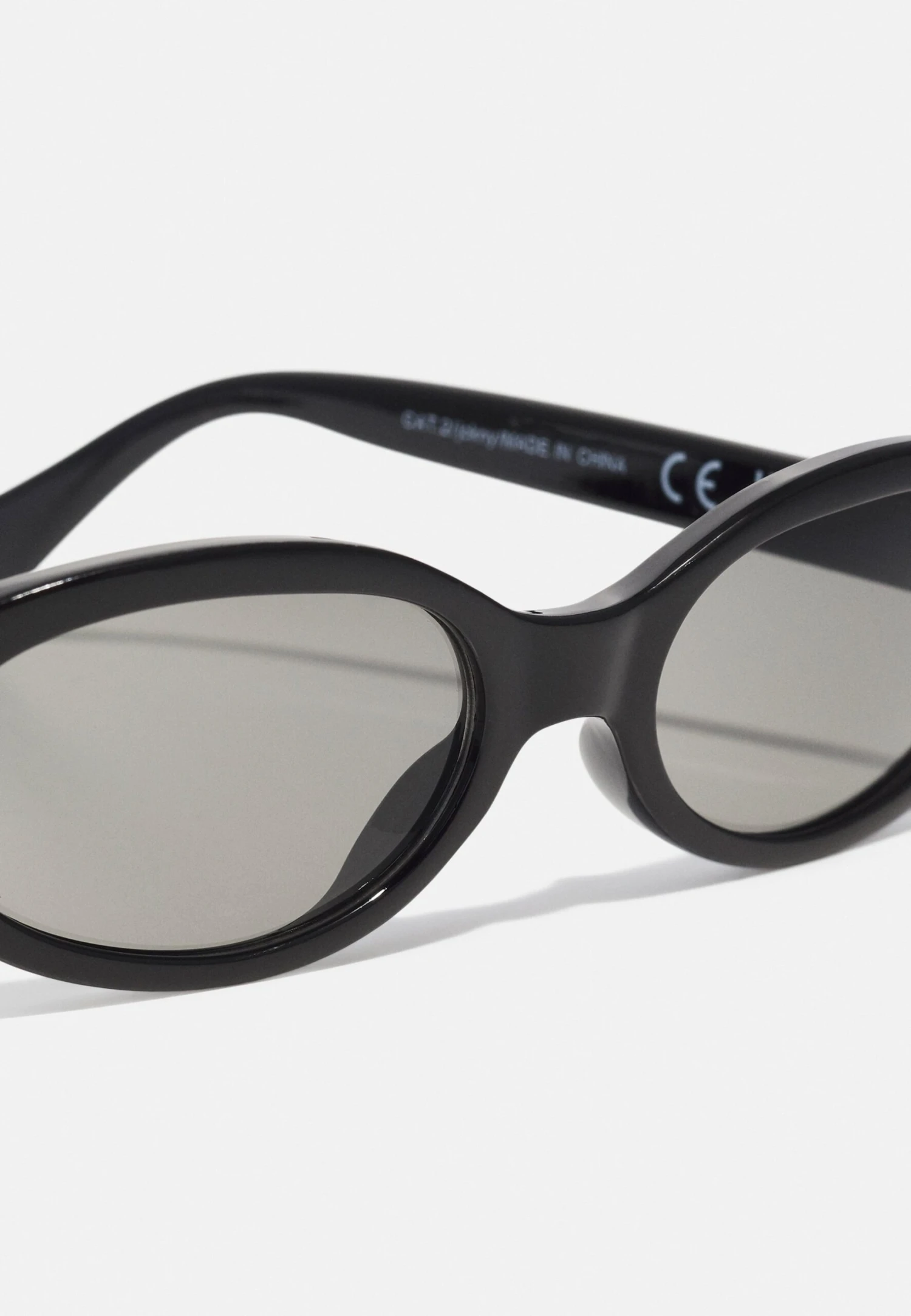 Even&Odd Sunglasses - Black 3 Even&Odd Sunglasses - Black - Image 3