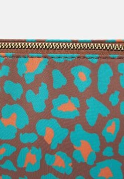 Even&Odd Wash Bag - Multi-Coloured -Even-Odd Store 5c5372b4fbdf4817b9bfd41c5c53a51a