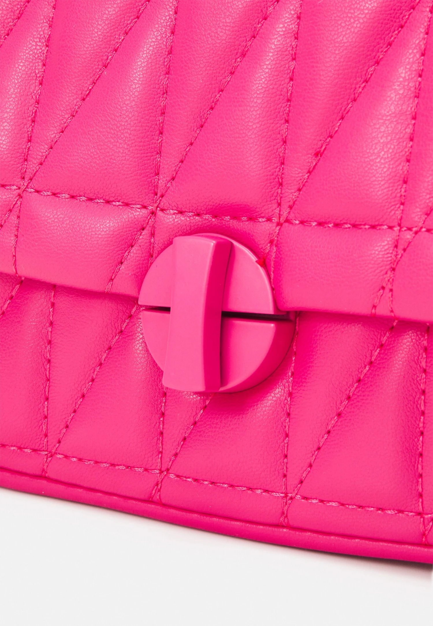 Even&Odd Across Body Bag - Pink 4 Even&Odd Across Body Bag - Pink - Image 4