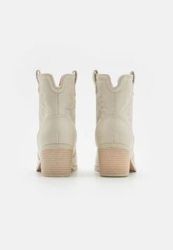 Even&Odd Cowboy/Biker Ankle Boot - Off White -Even-Odd Store 601fd8b3da7d483b8b7e0811b4879b7d