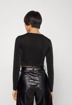 Long Sleeved Top - Black -Even-Odd Store 63e9ac3e42a247b39c910a06b3728a45