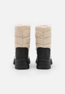 Winter Boots - Off-White -Even-Odd Store 6460e3b032a947e3a588a7044e3d5cd7