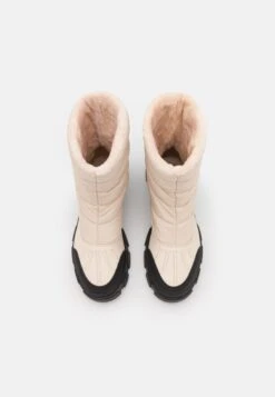 Winter Boots - Off-White -Even-Odd Store 71451728f7da4d629db4cdec76cee7a9