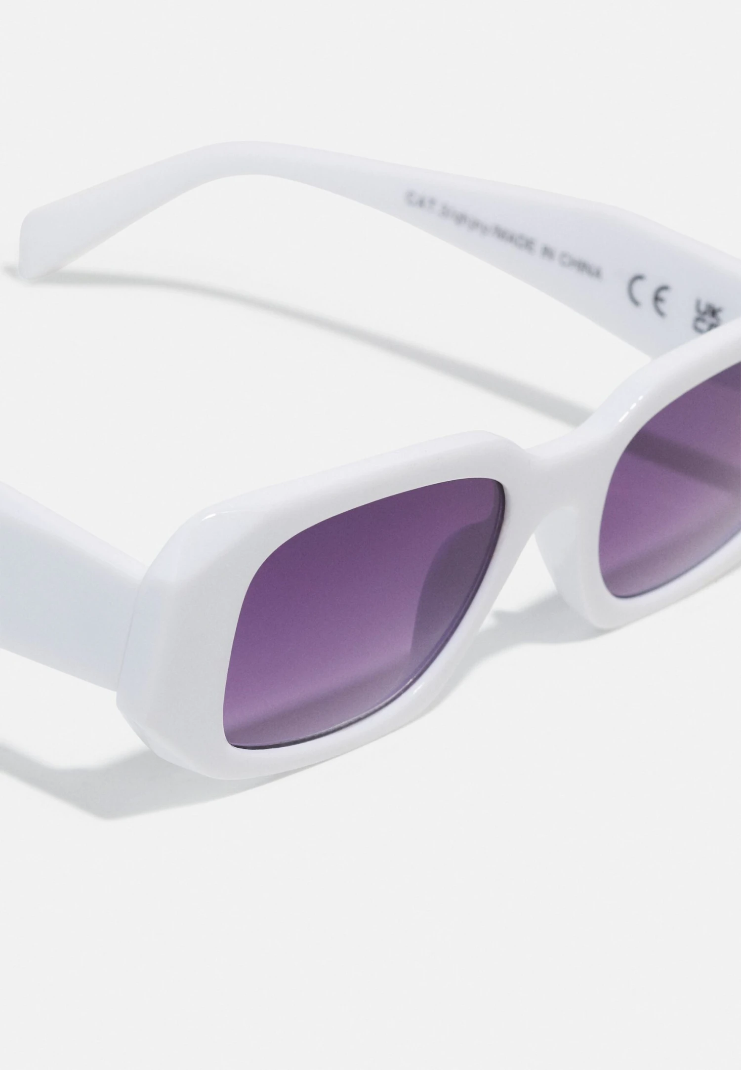 Even&Odd Sunglasses - White 4 Even&Odd Sunglasses - White - Image 4