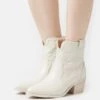 Even&Odd Cowboy/Biker Ankle Boot - Off White