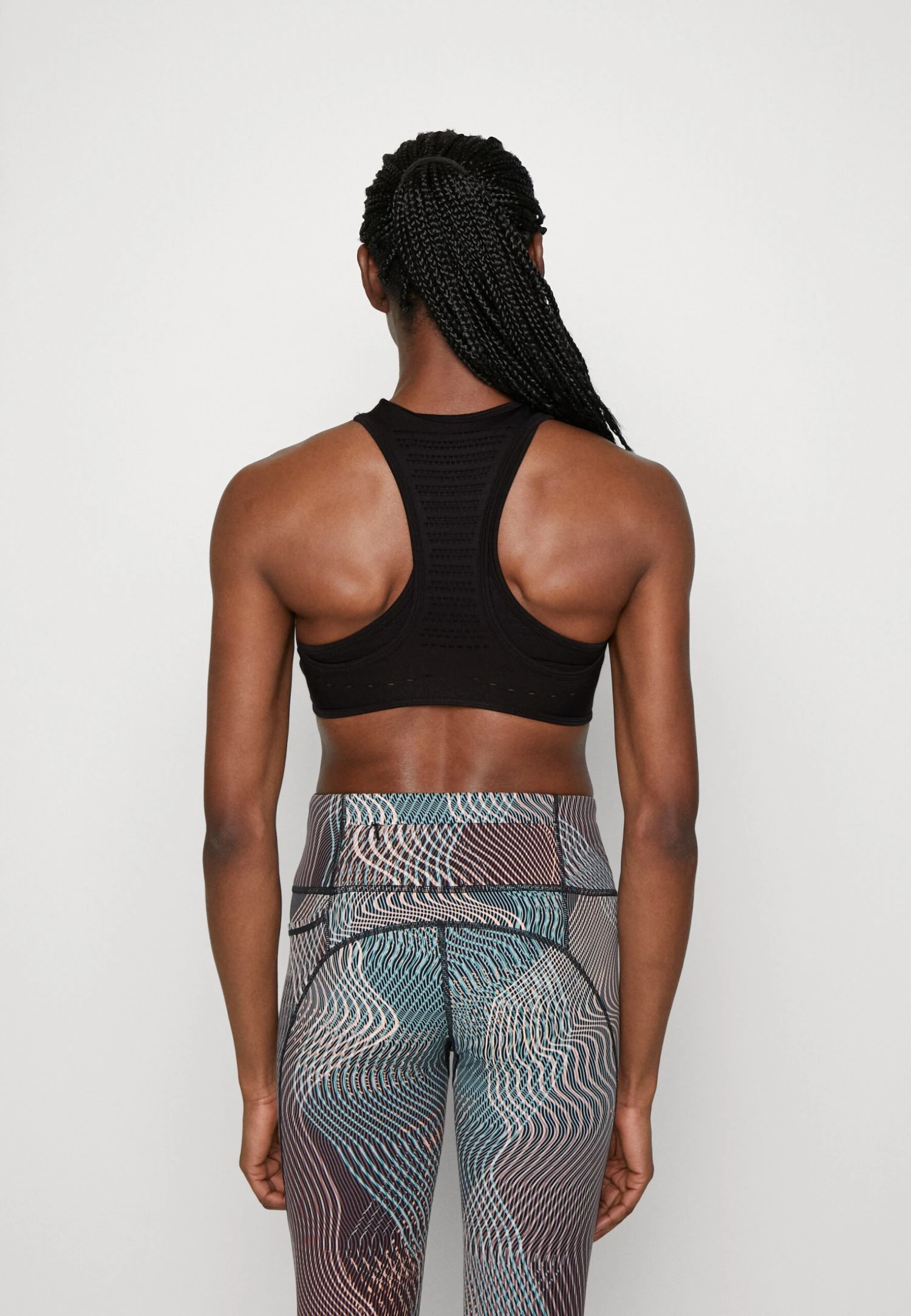 Medium Support Sports Bra - Black 3 Medium Support Sports Bra - Black - Image 3