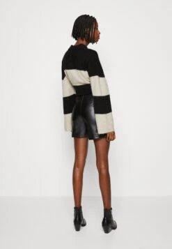 Even&Odd Shorts - Black 8 Even&Odd Shorts - Black -Even-Odd Store 851e1064646c4471a74e469663a48fb2