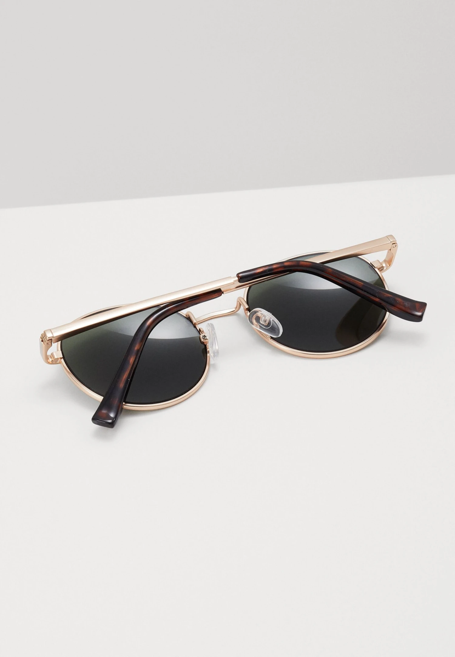 Even&Odd Sunglasses - Green 4 Even&Odd Sunglasses - Green - Image 4