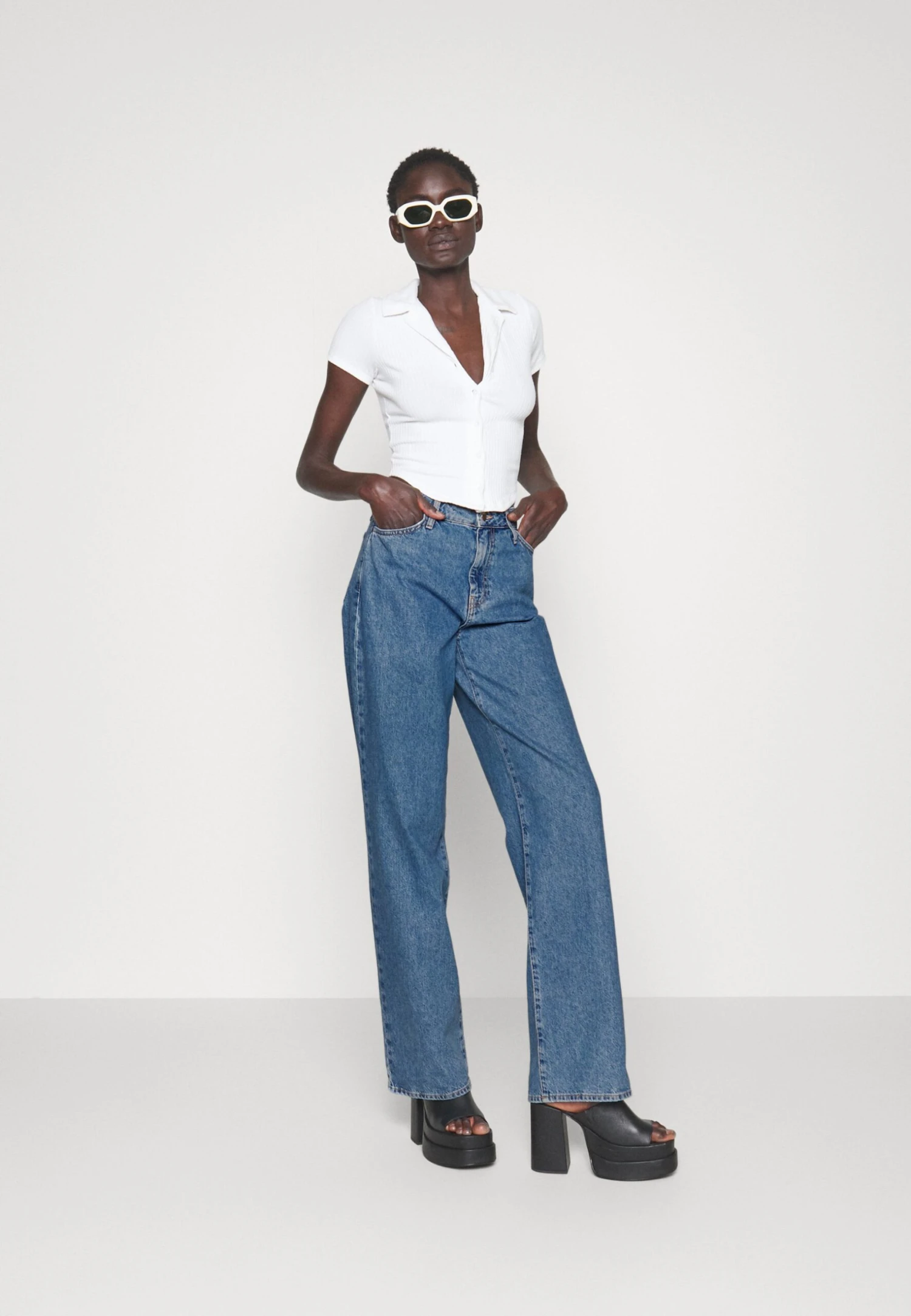 Relaxed Fit Jeans - Light Blue Denim 2 Relaxed Fit Jeans - Light Blue Denim - Image 2