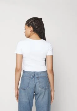 Even&Odd 2 Pack - Basic T-Shirt - 601 - Light Green_001 - White 9 Even&Odd 2 Pack - Basic T-Shirt - 601 - Light Green_001 - White -Even-Odd Store 8ec74b7dbeba443ea128b08574fcc08d