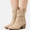 Even&Odd Cowboy/Biker Ankle Boot - Beige