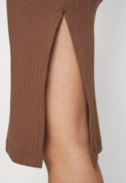 Pencil Skirt With Slit - Pencil Skirt - Brown -Even-Odd Store 954f7981835e476381a28023a09b166b