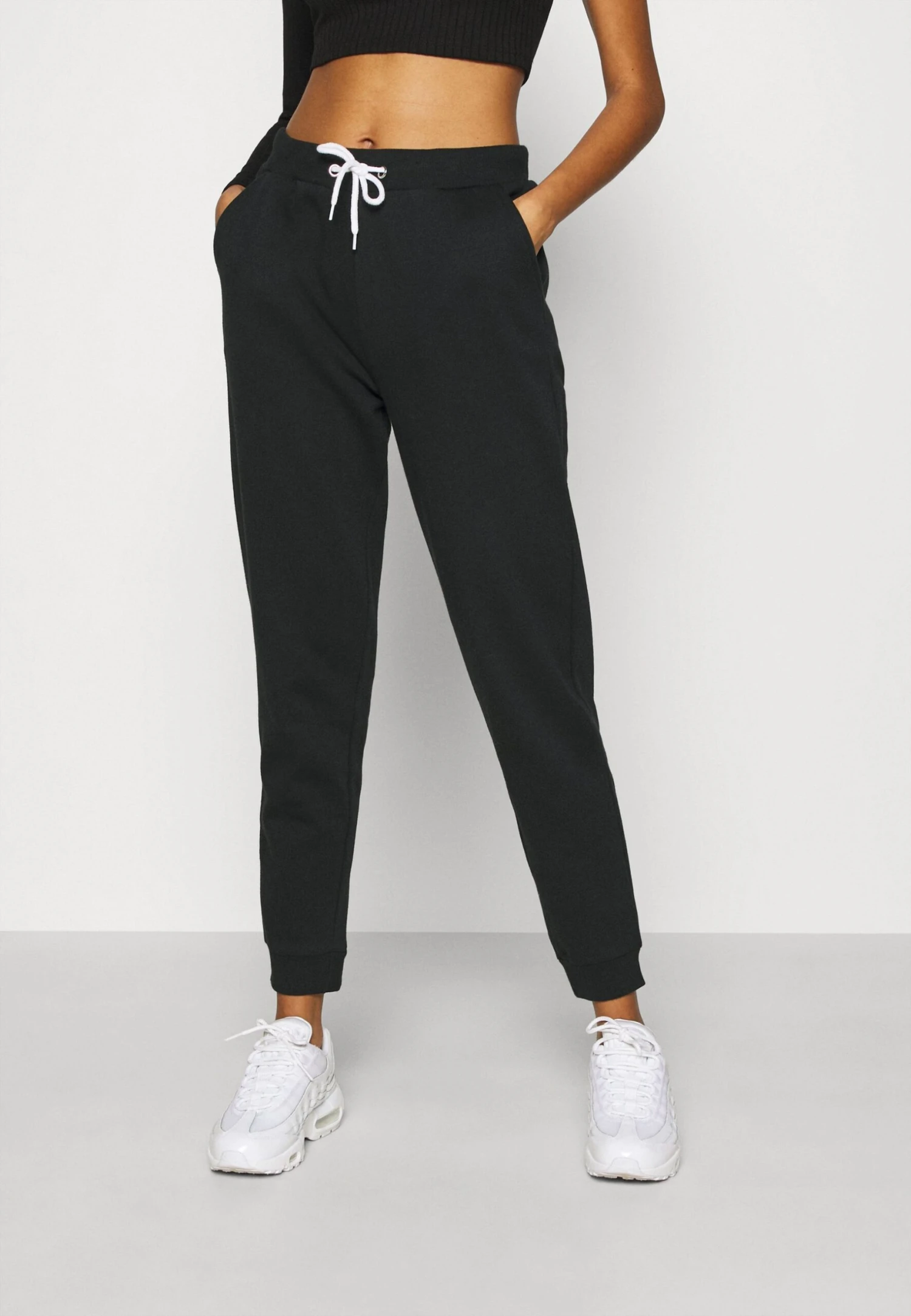 Even&Odd Regular Fit Jogger With Contrast - Tracksuit Bottoms 1 Even&Odd Regular Fit Jogger With Contrast - Tracksuit Bottoms