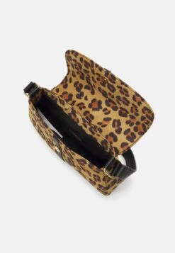 Even&Odd Handbag - Brown 6 Even&Odd Handbag - Brown -Even-Odd Store 9e237889b9fb47d0bf9aa4d5df232bec