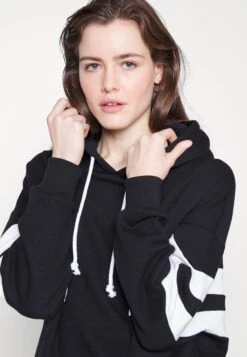 Hoodie - Black/White -Even-Odd Store ad0cd3c489a9499eb85803f22d1c9fff