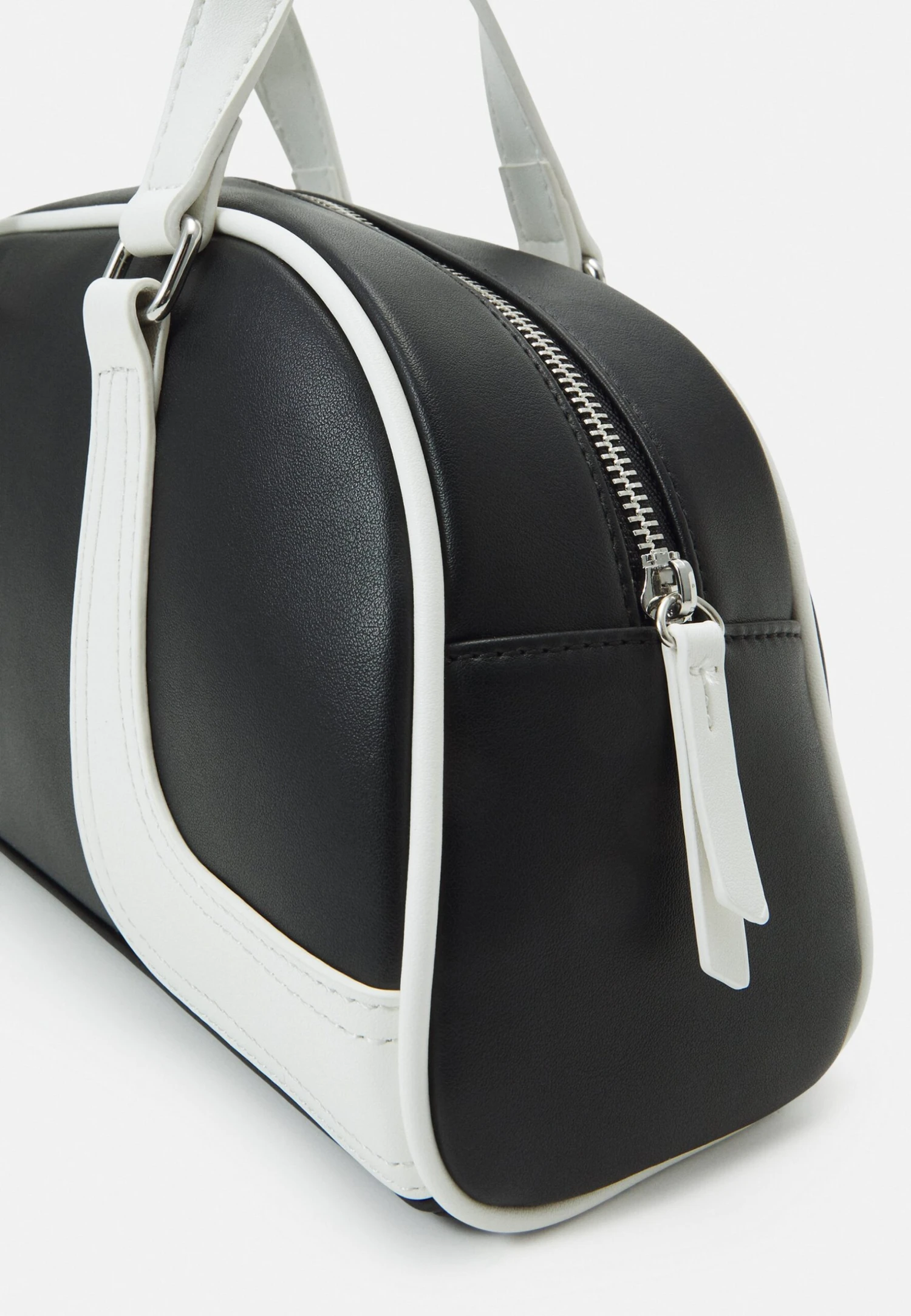 Even&Odd Handbag - Black/White 4 Even&Odd Handbag - Black/White - Image 4