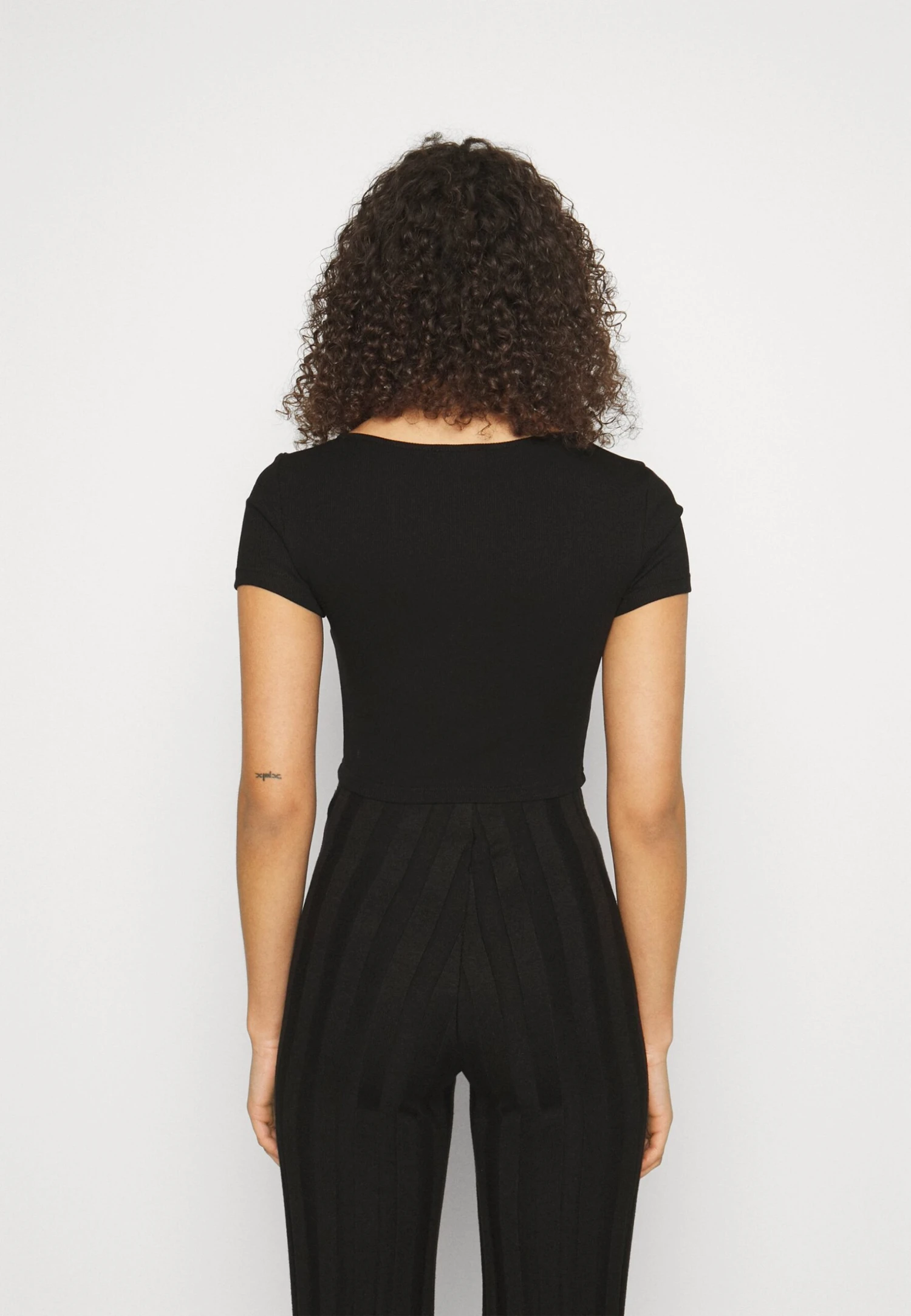 Print T-Shirt - Black 3 Print T-Shirt - Black - Image 3