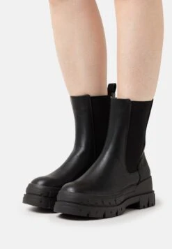 Boots - Black