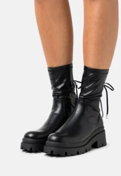 Even&Odd Lace-Up Ankle Boots - Black
