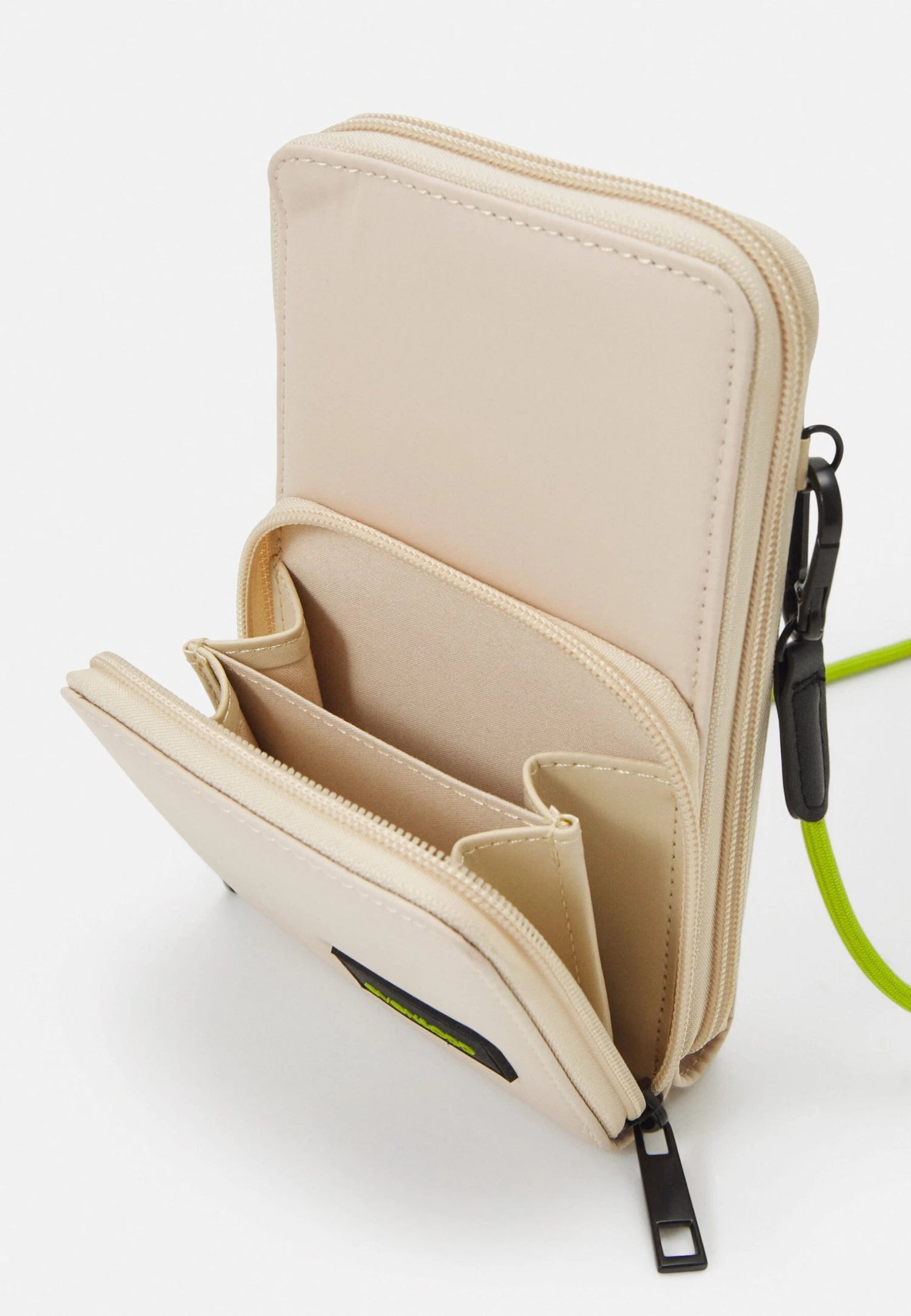 Even&Odd Phone Case -Beige 3 Even&Odd Phone Case -Beige - Image 3