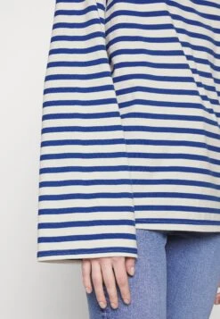 Stripe Tee- Long Sleeved Top - Blue/Light Blue -Even-Odd Store df84b1fc1c814c0b80e7accd624f1046