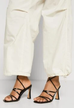 Even&Odd Trousers - Off-White -Even-Odd Store e4d880566f6a4943b84f74f203b574f6