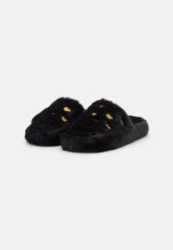 Even&Odd Slippers - Black -Even-Odd Store e5921ab3b82c4019942bd44f25a48748