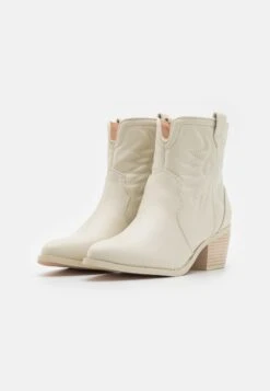 Even&Odd Cowboy/Biker Ankle Boot - Off White -Even-Odd Store eb7c68e3d51f42f482fbea89d4d35a3c